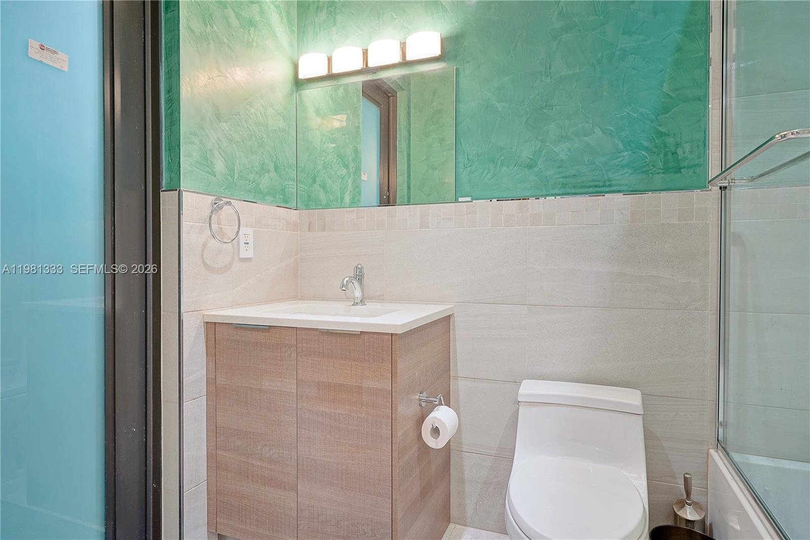 Building Photo - 3747 Prairie Ave