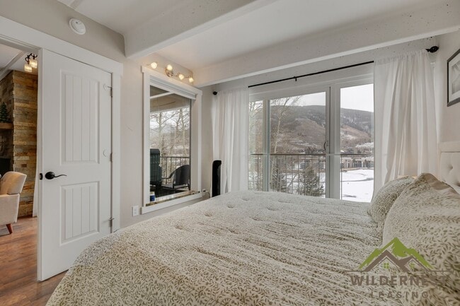 Building Photo - Amazing Views at this Fully Furnished Condo at the Lodge at Lake Dillon