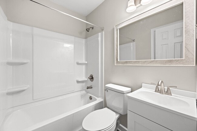 Building Photo - 5013 Oxford St