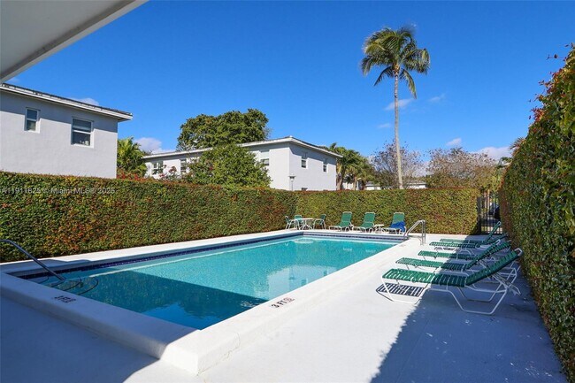 Building Photo - 7640 SW 54th Ct