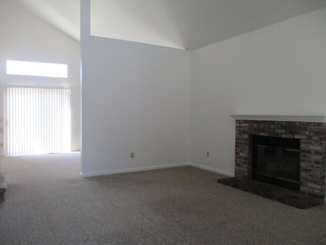 Building Photo - 2618 Valley Oak Way