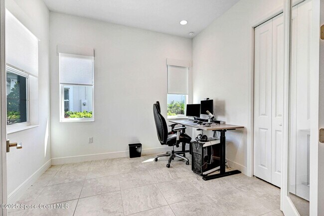 Building Photo - 2889 Avalonia Dr
