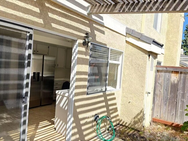 Building Photo - 3525 Caminito Carmel Landing