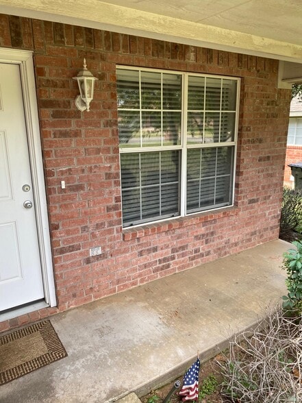 Building Photo - 2918 W Parnell St