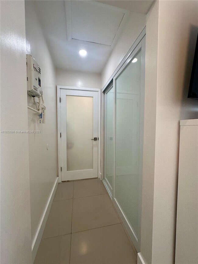 Building Photo - 5020 SW 154th Ave