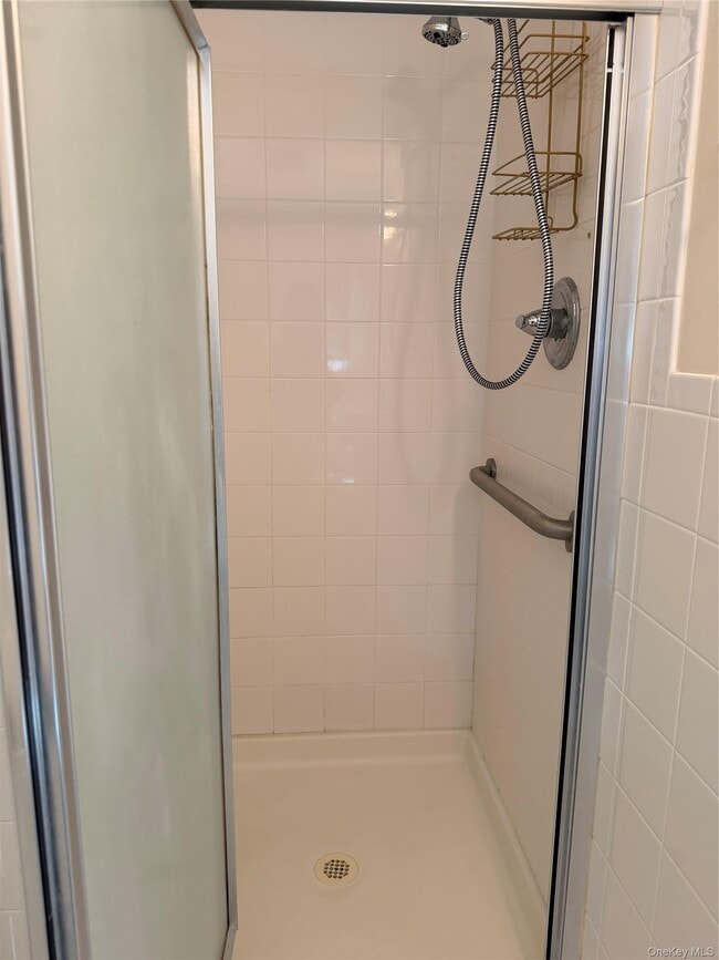 Building Photo - 10 Quelch Ave