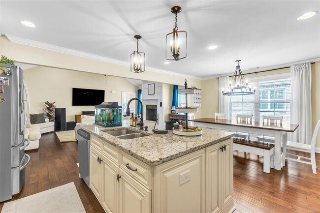 Building Photo - 1808 Mabel Dr