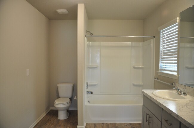 Building Photo - 23327 Briarstone Hbr Trl