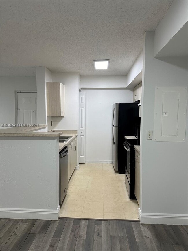 Building Photo - 620 SW 111th Ave