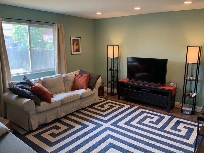 Building Photo - Spacious 3-Bedroom Home for Rent in Sought...