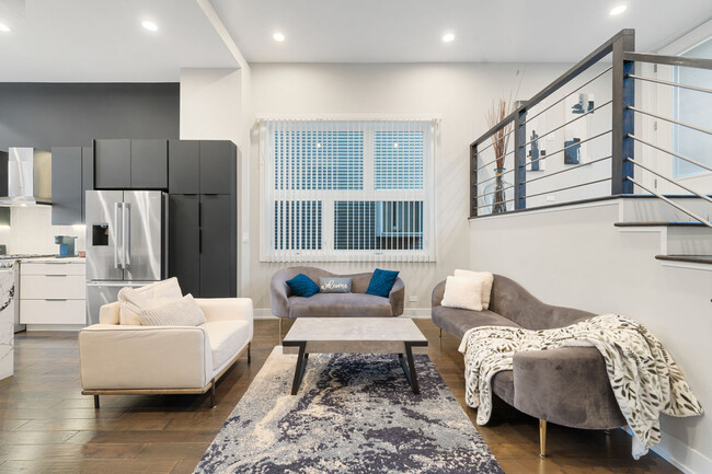 Building Photo - 2019 N Bingham St
