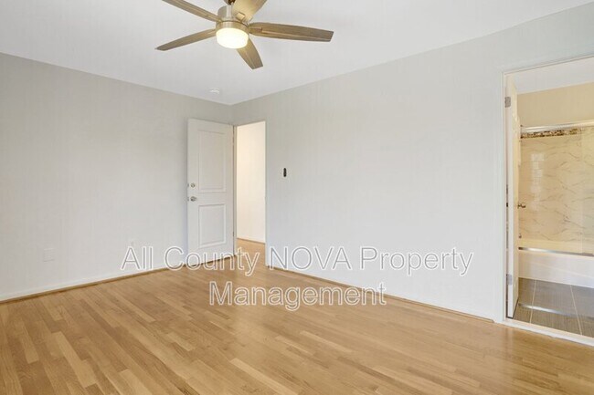 Building Photo - 3353 Ardley Ct
