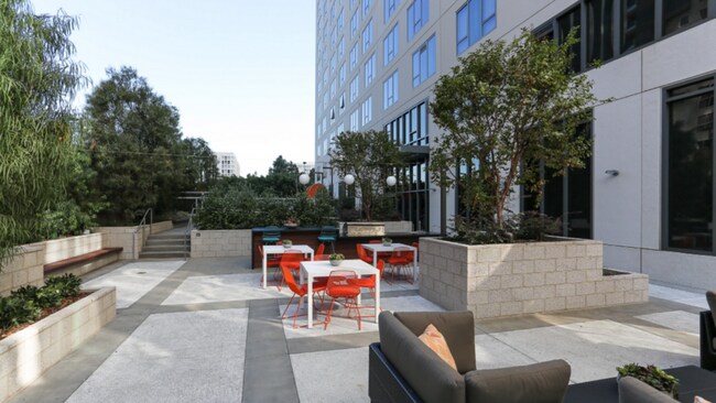 Building Photo - 225 S Grand Ave