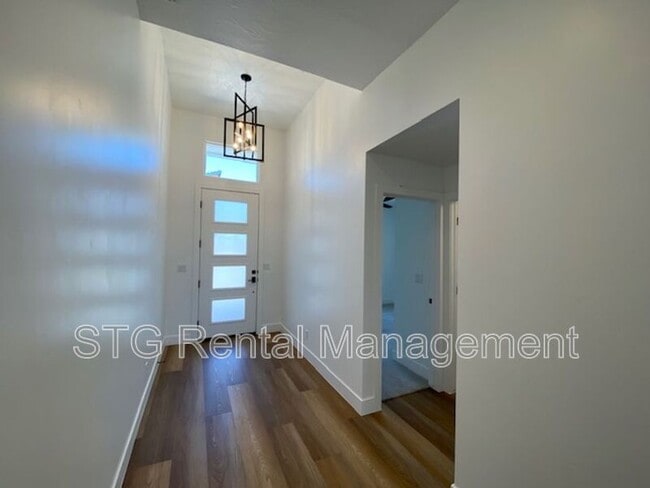 Building Photo - 152 S Desert Saguaro Ln