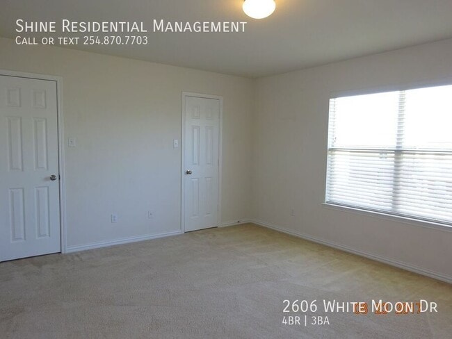 Building Photo - 2606 White Moon Dr