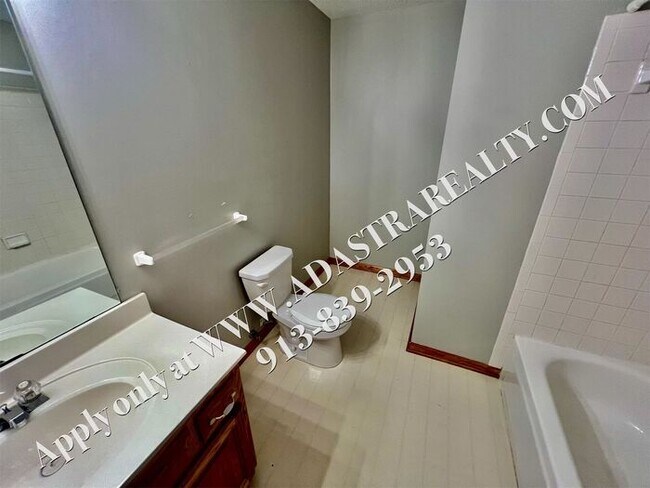 Building Photo - Updated 4 Bed 2.5 Bath in Olathe-Available...