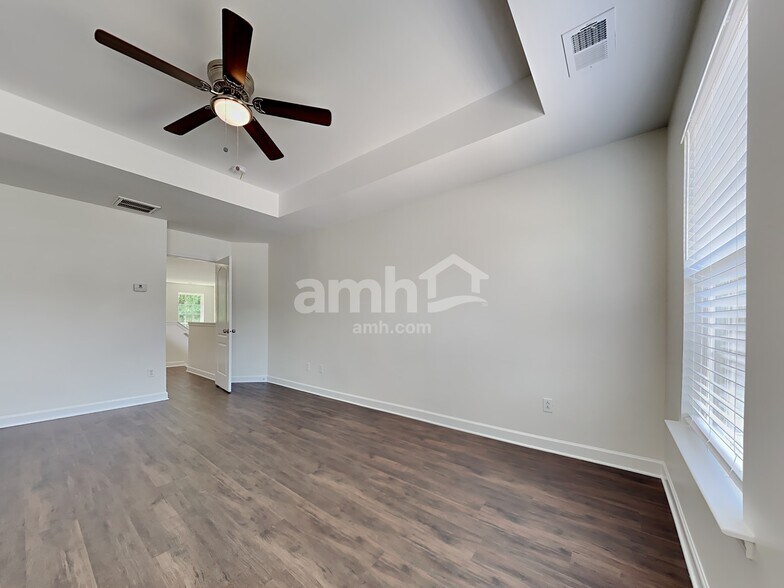 Building Photo - 118 Maywood Drive