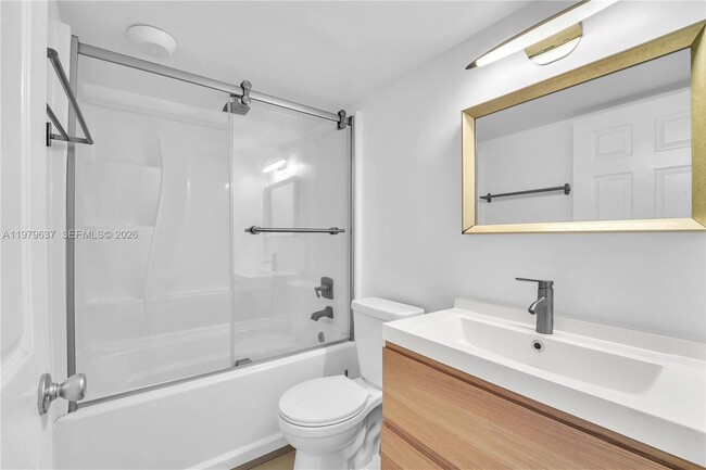 Building Photo - 860 NE 78th St