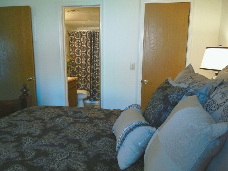 Copperfield Apartments 2400 NW 30th St Oklahoma City OK 73112