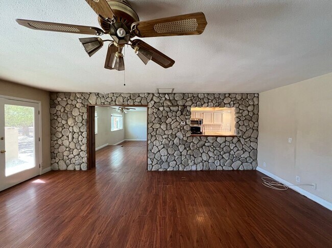 Building Photo - 14985 Genesee Rd