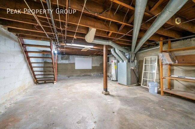 Building Photo - 1425 Northwest Blvd