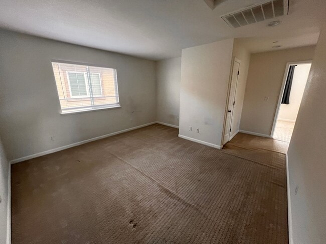 Building Photo - Great looking home and neighborhood in the...