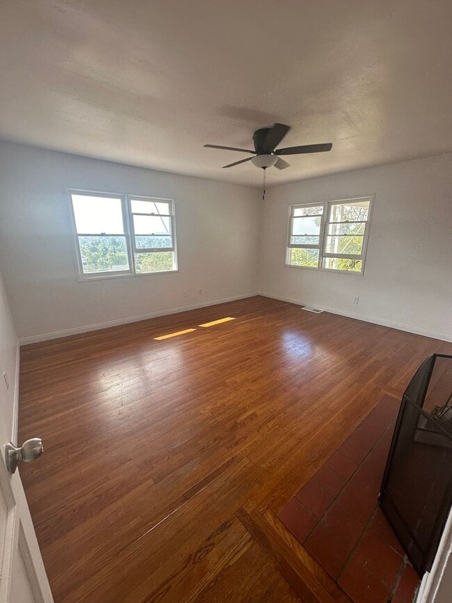 Building Photo - Mt Helix - Beautiful 3 bedroom 1.5 bathroom