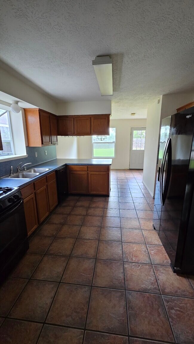 Building Photo - 10822 Glenora Dr