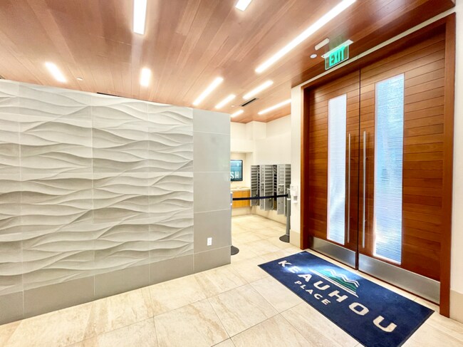 Building Photo - 555 South St