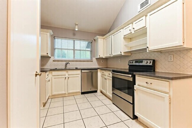 Building Photo - 5215 Kristen Ct