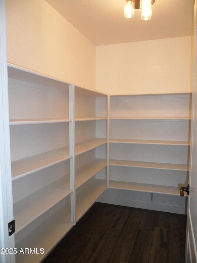 Building Photo - 7864 E Osage Ave