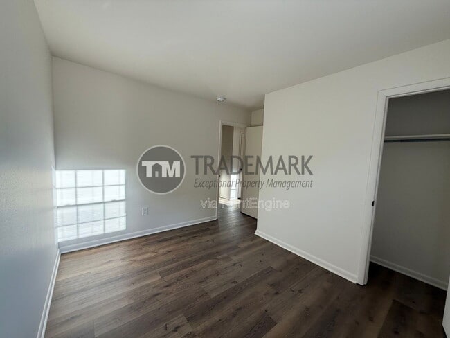 Building Photo - 54 N Front St