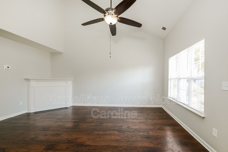 Building Photo - 3140 Kensington Pl