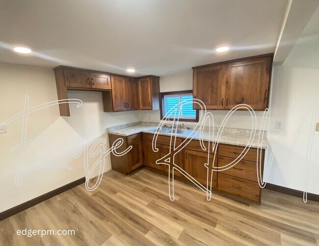 Building Photo - Charming 1 Bedroom, 1 Bathroom Home in Waterloo, IA!