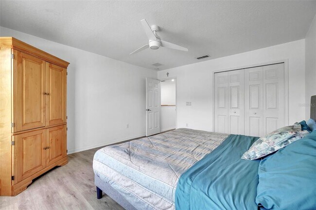 Building Photo - 9826 Heron Pointe Dr