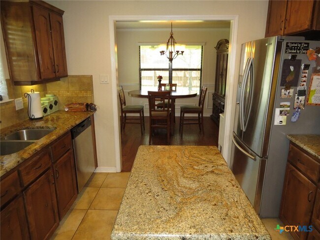 Building Photo - 2505 Mugho Dr