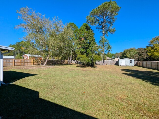 Building Photo - 7300 Rexford St