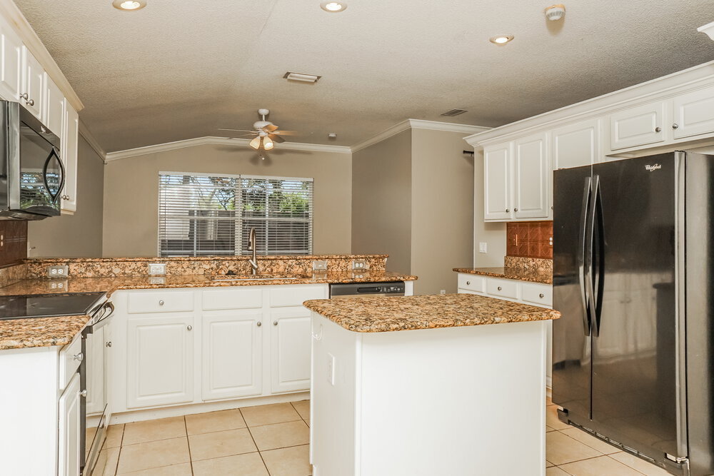 Building Photo - 304 Fareham Dr