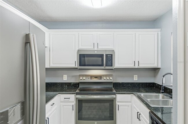 Building Photo - 208 Dragons Fire Pl