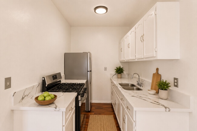 Kitchen1 - 1427 N Kingsley St