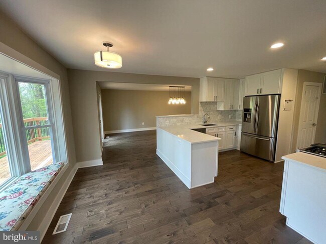 Building Photo - 3428 Reedy Dr