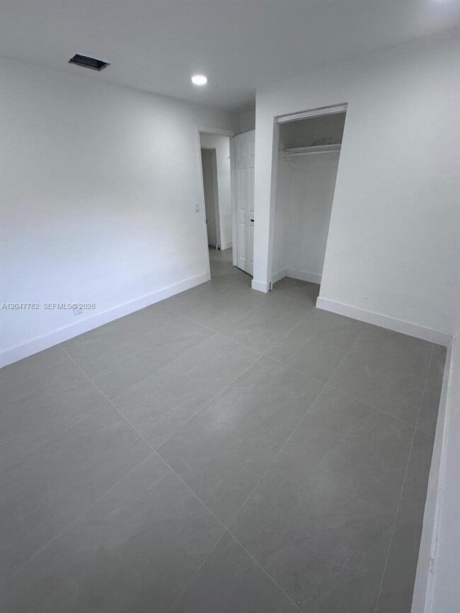 Building Photo - 4380 SW 49th Ct