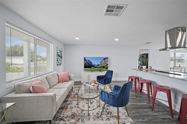 Building Photo - 13704 Veronica Dr