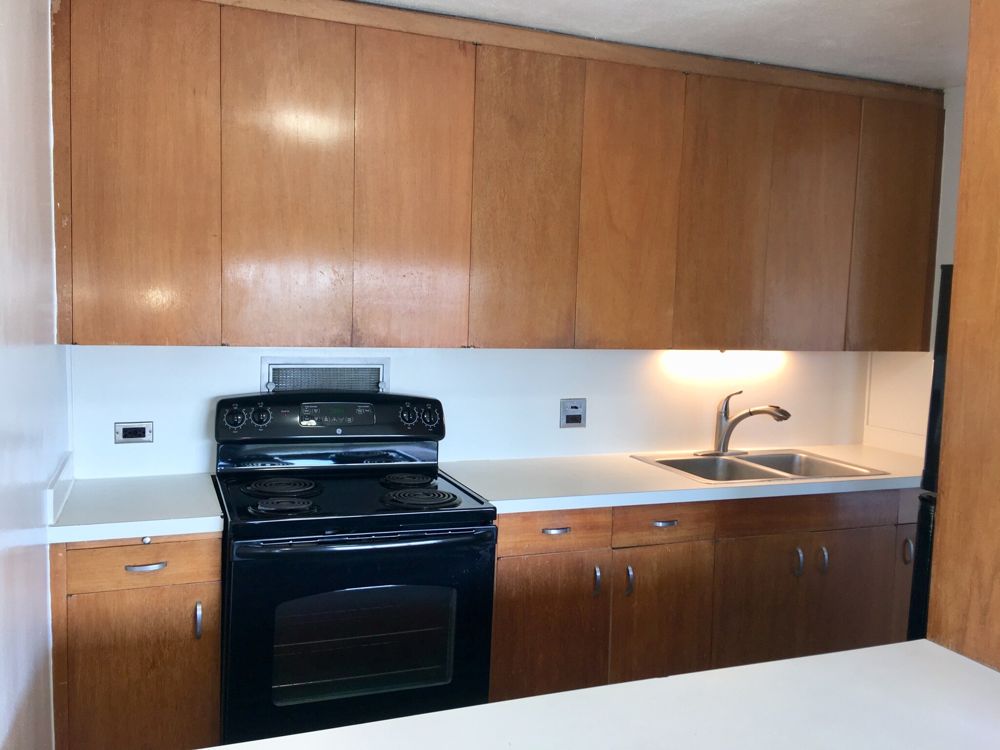 Building Photo - 1511 Nuuanu Ave