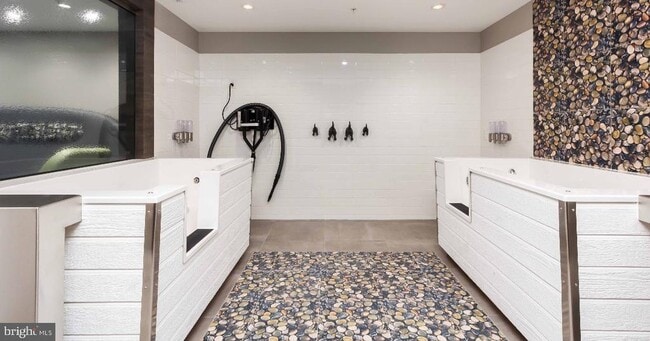 Building Photo - 145 Riverhaven Dr