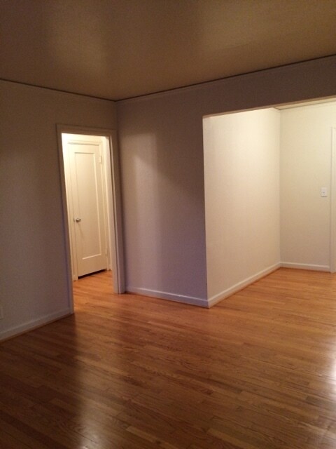 Building Photo - 4-plex Arbor Lodge 700 sf- Hardwoods-Grani...