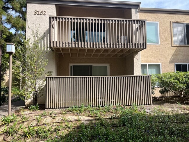 Building Photo - Villa La Jolla