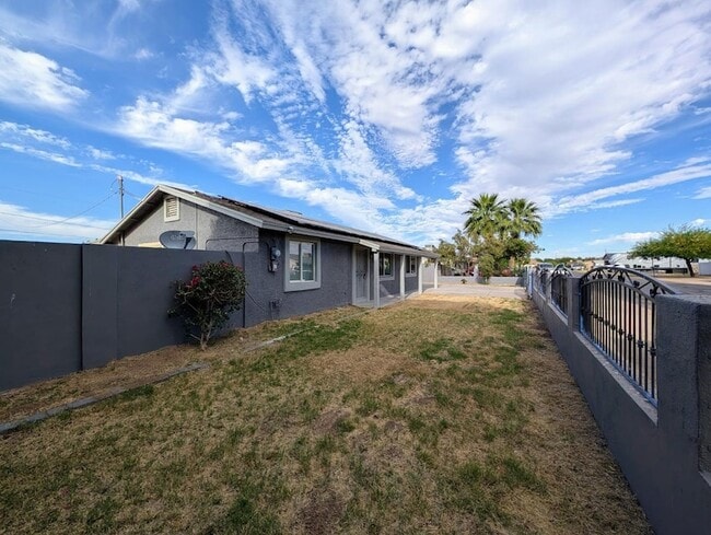 Building Photo - 13208 W Tuckey Ln