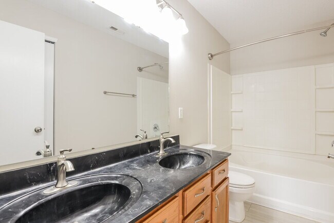 Building Photo - 2028 Prairie Sky Ln