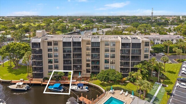 Building Photo - 21 Royal Palm Way